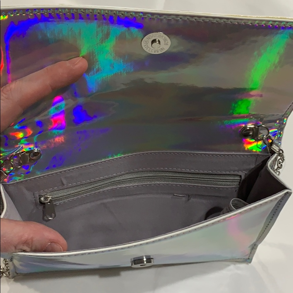 HOLOGRAPHIC CLUTCH OR CROSSBODY BAG! - Picture 4 of 8